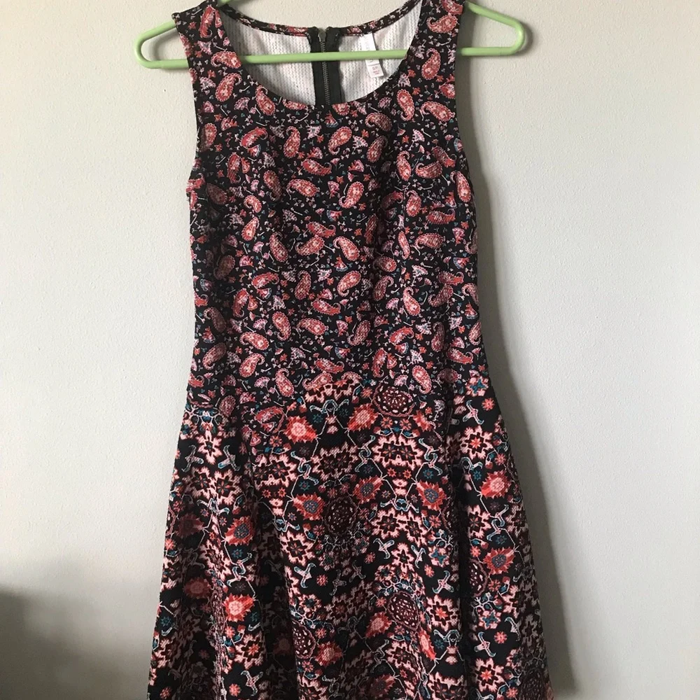 Pattern Dress - Picture 1 of 4